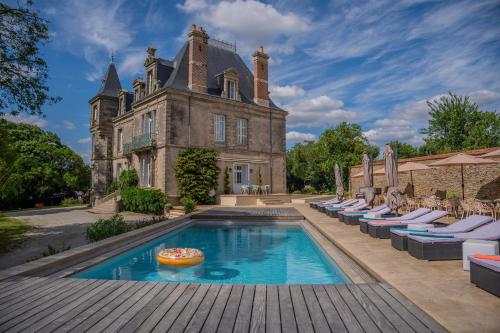 Le Château des Tourelles en Vendée chambre d'hôte La Gaubretière