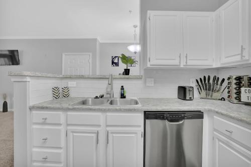 1 BR 1 BA Stylish Apartment in Brookhaven in Atlanta, USA