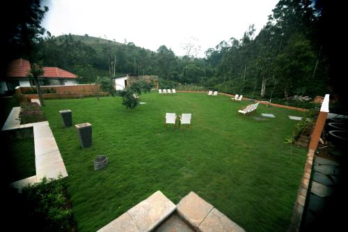 Garden, Misty Grove Resort Hotel in Gudalur