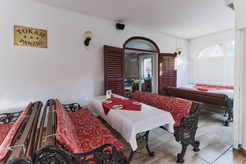 Tokajer Wellness Panzió - image 4