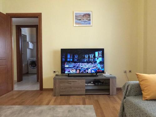 Big Apt 3bed 3bath 10 min walk Acropolis, Atény