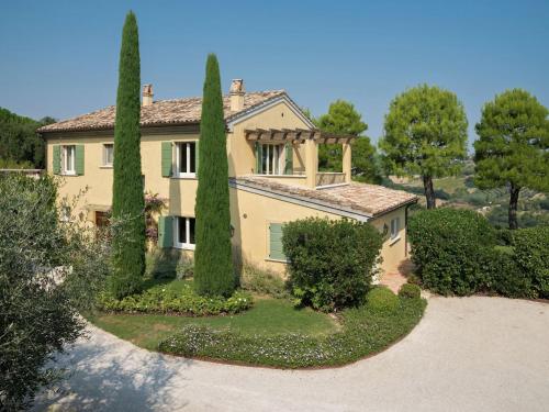  Sea view villa in Civitanova Marche with pool in Elviano
