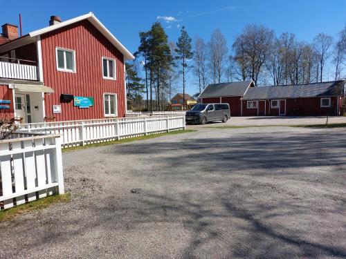 Flora Dekor gästgård, Lenagården - Accommodation - Alingsås
