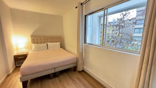 Habitación a pasos del metro moneda