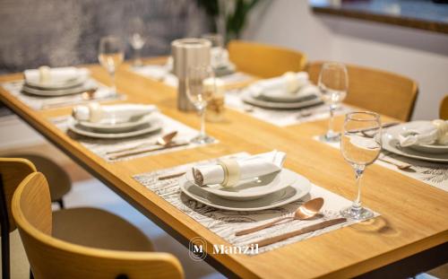 Manzil - Cozy 2BR Penthouse with Private Terrace and Full Burj View in Downtown - image 4