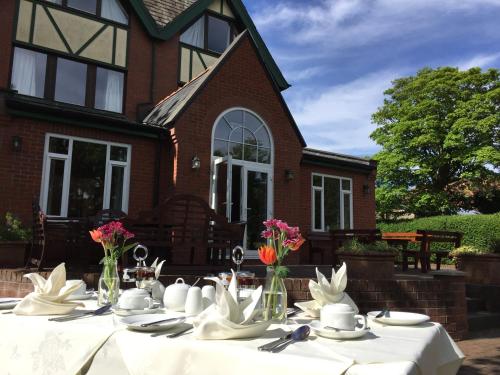 The Chetwynde Hotel - image 2