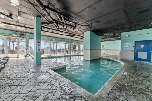 Ocean Front 2BR Elegant Condo in Atlantica Resort - 수영장