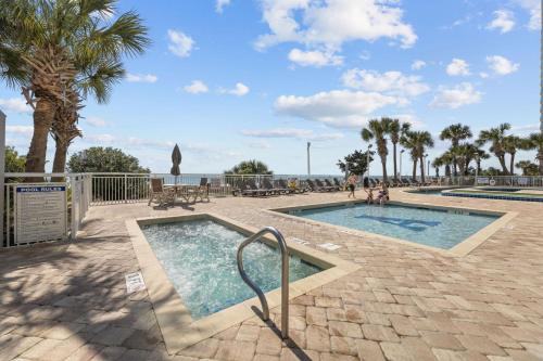 Ocean Front 2BR Elegant Condo in Atlantica Resort - 수영장
