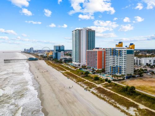 Ocean Front 2BR Elegant Condo in Atlantica Resort - 숙소 외관