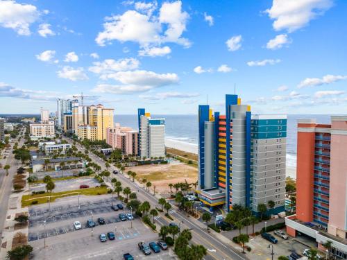 Ocean Front 2BR Elegant Condo in Atlantica Resort - 숙소 외관