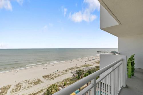 Ocean Front 2BR Elegant Condo in Atlantica Resort - 발코니/테라스