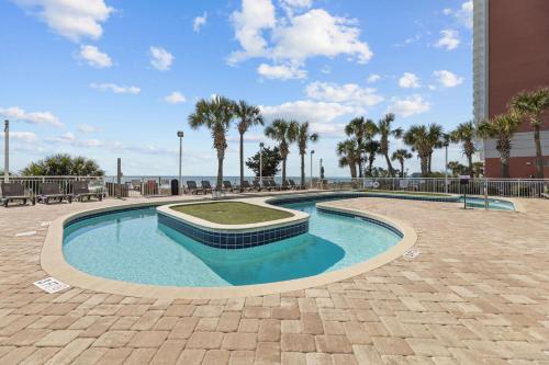Ocean Front 2BR Elegant Condo in Atlantica Resort - 수영장