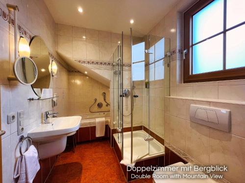 Landhotel Guglhupf - image 8