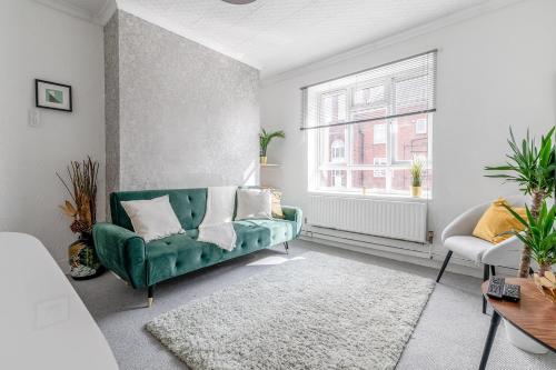 Astonishing Two Bedroom Apartment in Nelson, London (photo 3)