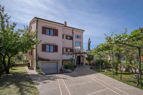 Apartments Durda - image 4