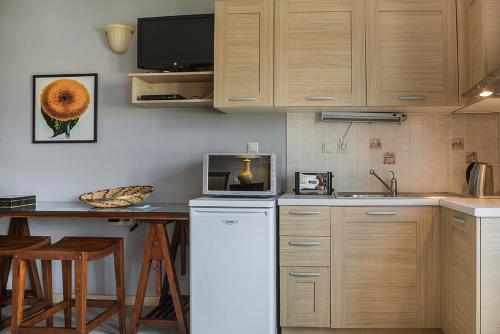 Balhambra Suites - Adults Only - image 11