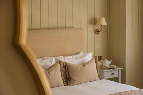 468971774 The Yard in Bath Hotel