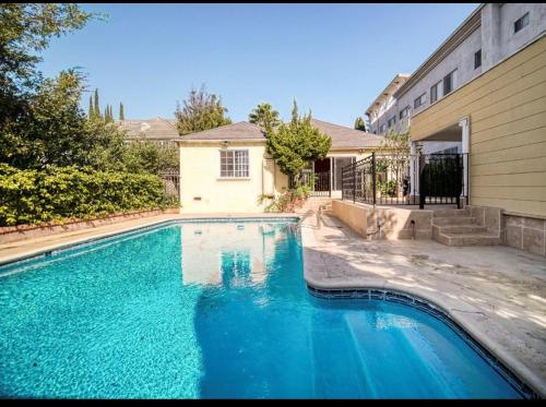 Beverly STAR-HIT house