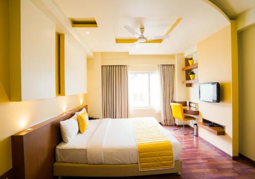 Deluxe Double Room room in BloomSuites l Electronic City