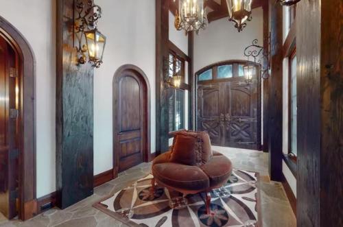 Beaver Creek 5 Bedroom Ski-In-Ski-Out Chateau With Spa, Hot Tub, Gym And Movie Room! in Beaver Creek, USA