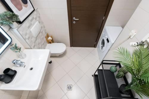 Vivando - Bright 1BR - Amazing Terrace + Parking - Tap to explore photos