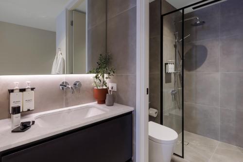 Executive Veriu Suite image 6
