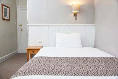 Lamb Hotel by Greene King Inns - image 6