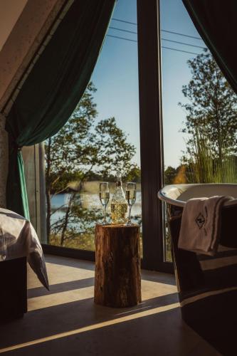 Iekārtas, Dom nad jeziorem Mazury - Pod Napięciem (Dom nad jeziorem Mazury - Pod Napieciem) in Krzywe (Mragowo)