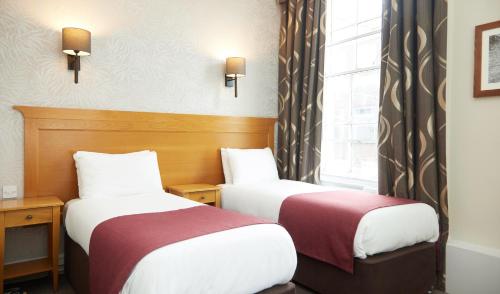 Lamb Hotel by Greene King Inns - image 10
