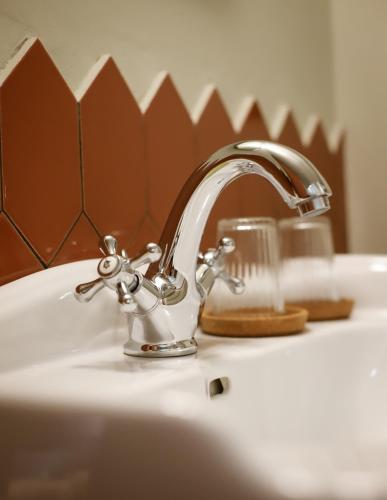 Le petit hotel – St. Rémy - de - Provence, NY