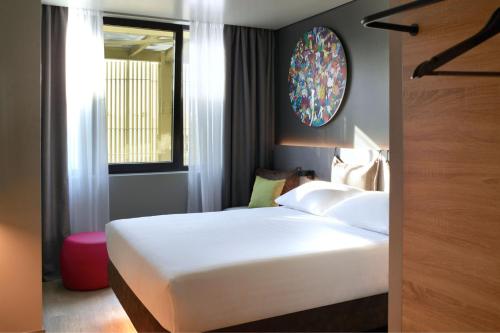 1 queen bed
