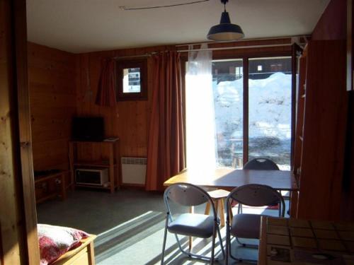 Studio-cabine 4 personnes avec parking à Crest-Voland - FR-1-733-13 (Studio-cabine 4 personnes avec parking a Crest-Voland - FR-1-733-13) in Crest-Voland
