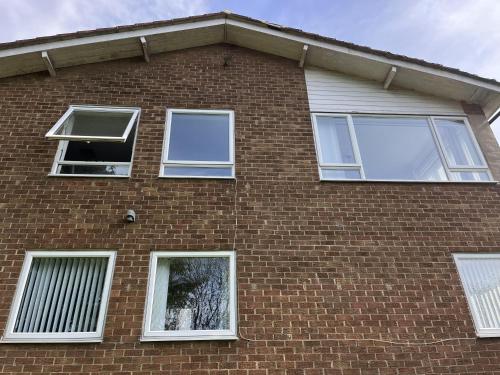 Exterior view, BlaydonBurn - Sleeps 6 - Parking - Garden - HotTub in Blaydon