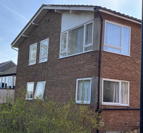 Exterior view, BlaydonBurn - Sleeps 6 - Parking - Garden - HotTub in Blaydon