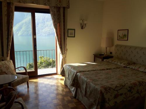 Twin Room with Lake View