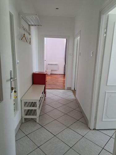 2 bedrooms, 2 beds