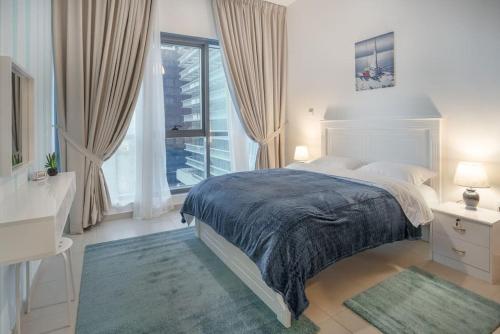 B&B Abu Dabi - EXCELLENT 2 Bedroom Beach Front (Side View) - Bed and Breakfast Abu Dabi