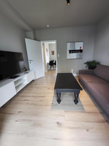 One-Bedroom Apartment image 7