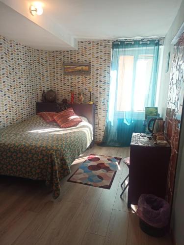 Chambre dans maison mosaïquée - Accommodation - Saint-Marcel