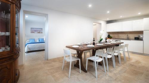 Four-Bedroom Villa image 9