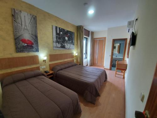 Room, family