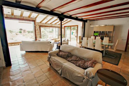 Finca La Coma - modern, well-equipped villa with private pool in Benissa in โบไนเร