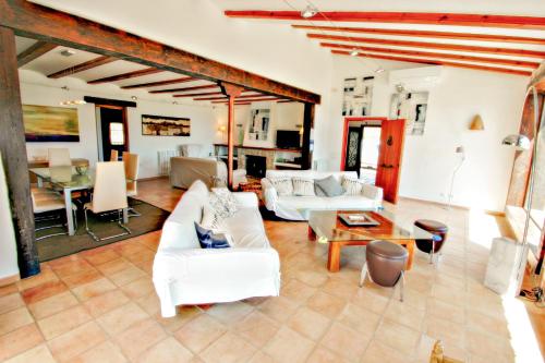 Finca La Coma - modern, well-equipped villa with private pool in Benissa in โบไนเร