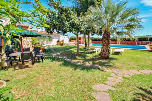 Finca La Coma - modern, well-equipped villa with private pool in Benissa in โบไนเร