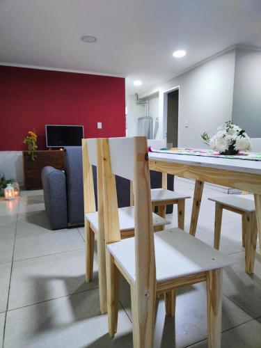 Departamento con 2 habitaciones y patio en el centro de Mendoza - Apartment - Barraquero