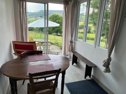 Apkārtne, Maison independante pour 2 tout inclus Tiny House for 2 all included in Teilhet