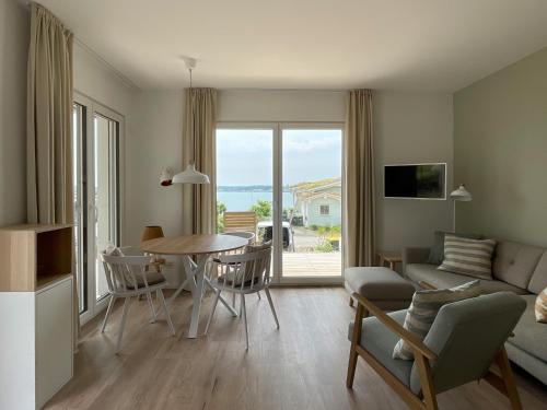 HAUS IM SCHILF 2 - Oase mit Seeblick - Adults only in Neukieritzsch