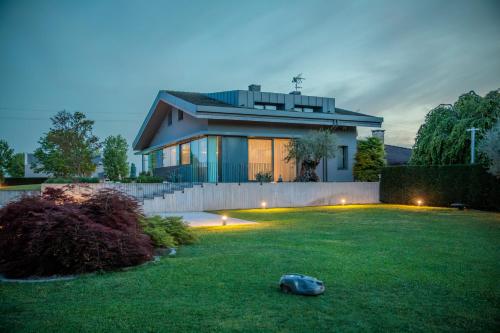 A szálláshely kívülről, LUXURY VILLA RUBIN with Jacuzzi POOL GYM & SPA near Venice and Padua in Piove di Sacco