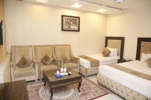 Park View Hotel Gulberg - image 11