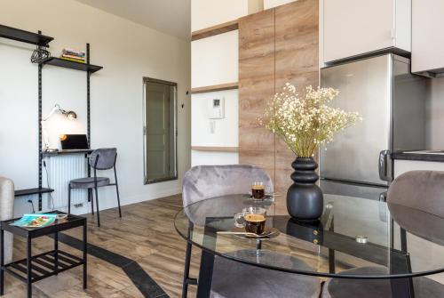 Apartment with Terrace image 8